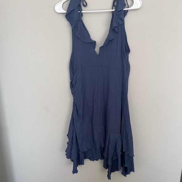 Asymmetrical dress - Picture 2 of 4